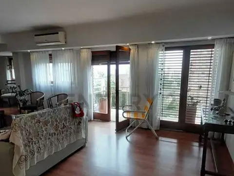 calle 55 e/ 1 y 2 300, Piso 0