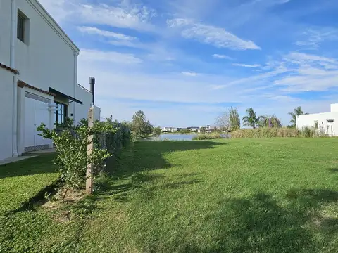 Terreno en Venta en El Cantón - Barrio Islas, USD 140.000