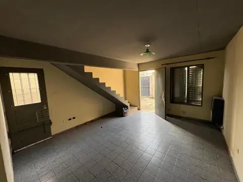Casa 3 ambientes con 1 baño
