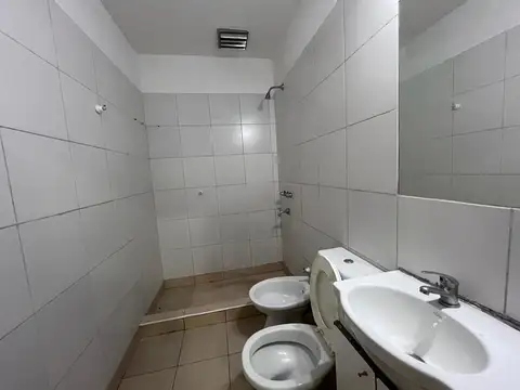 Departamento en Alquiler en Valentin Alsina, $ 650.000
