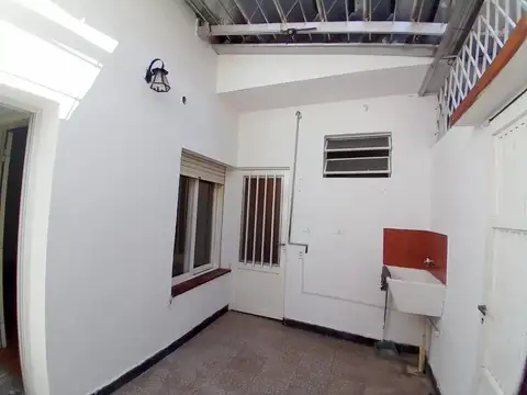Depto Tipo Casa 2 ambientes con 1 baño