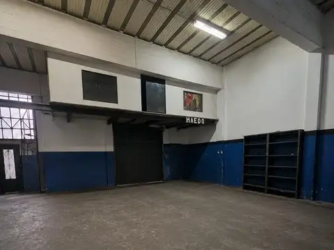 Galpon con departamento