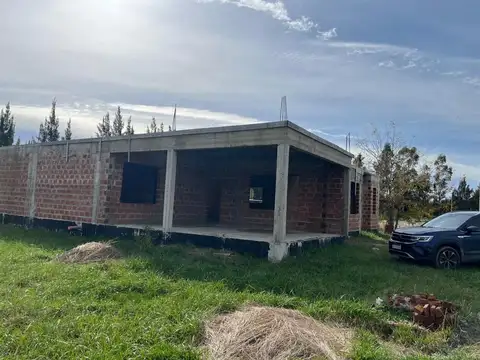 Casa 5 ambientes con 2 baños