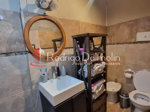 VENDO. Casa céntrica sobre calle Salta. Concordia, ER.-