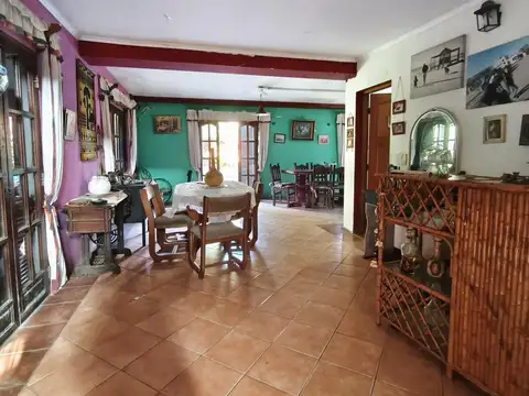 Casa en Venta con 2 cocheras