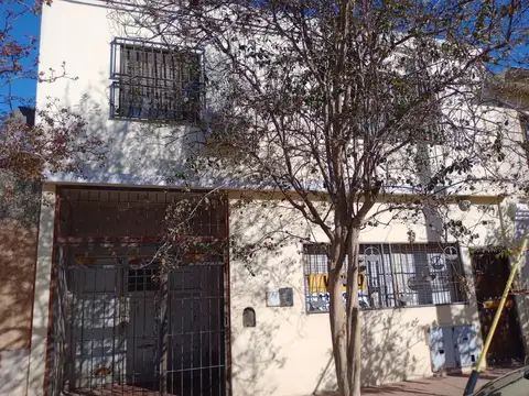 SE VENDE CASA PH EN PB. ¡237M2 C. PARA REFACCIONAR! 384M2 T.
