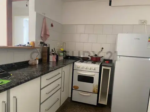 VENTA DE DEPARTAMENTO 3 AMBIENTES EN EXCELENTE ESTADO