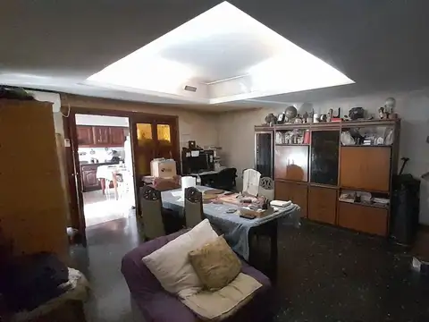 VENTA DE CASA 5 AMBIENTES LANUS CENTRO CON COCHERA