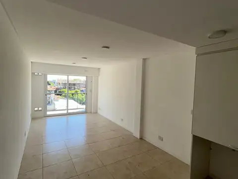 Departamento en Alquiler en Caseros, $ 420.000