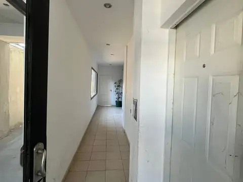 33 1300, Piso 3