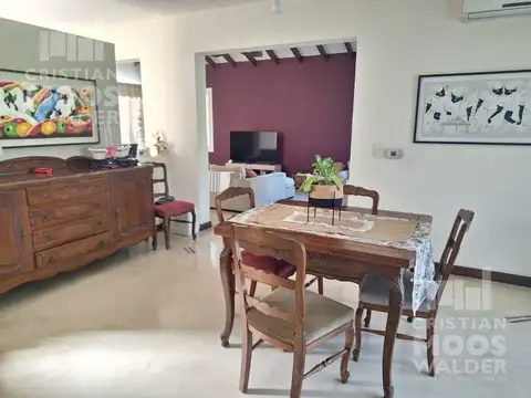 Casa en Venta con 3 cocheras