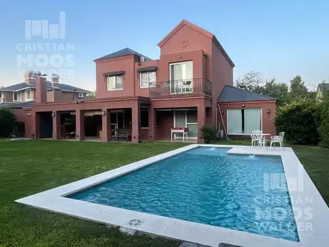 Casa en venta 7 ambientes sobre Panamericana Escobar B° Septiembre APTA CREDITO