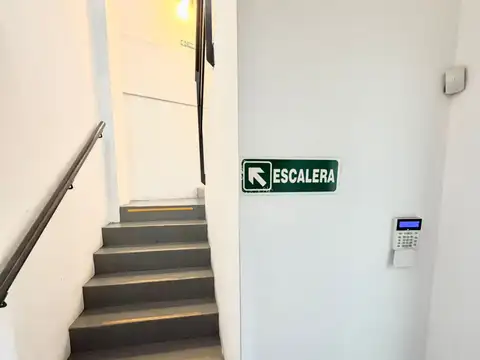 EDIFICIO COMERCIAL DE 210 m² EN VILLA ORTUZAR