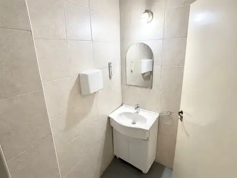 EDIFICIO COMERCIAL DE 210 m² EN VILLA ORTUZAR