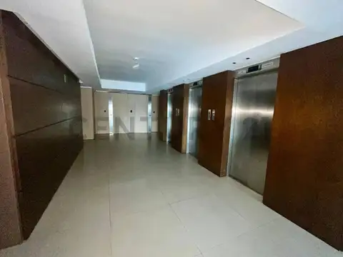 Oficina 2 ambientes con 3 baños