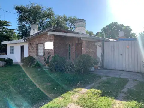 2 CASAS + HABITACION DE SERVICIO CON BAÑO PRIVADO