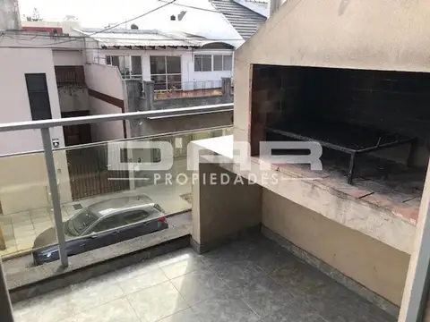 PH 1 AMB CON BALCON ATERRAZADO Y PARRILLA