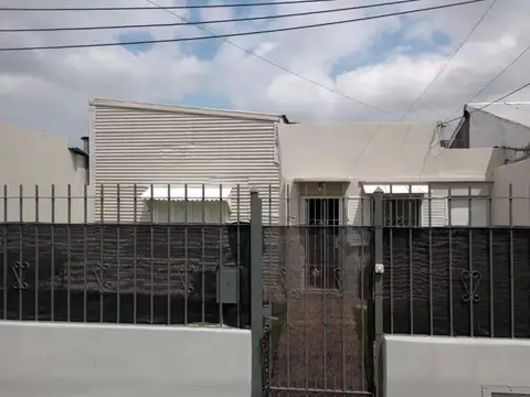Casa en Venta en Piñeyro, USD 75.000