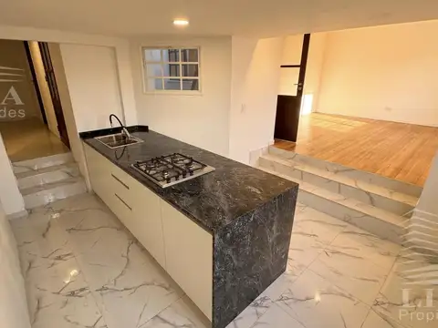 Depto Tipo Casa 4 ambientes con 2 baños