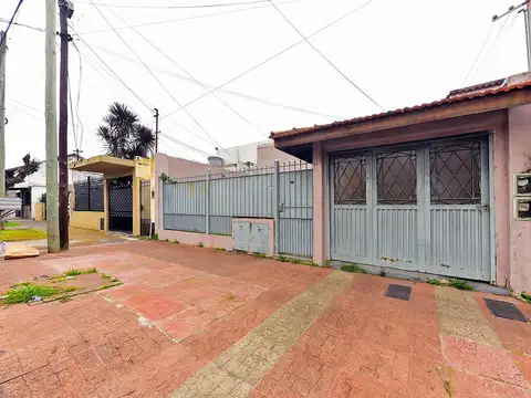 VENTA Casa 3 AMB con patio y terraza WILDE Apto credito