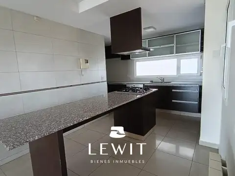 Departamento en Alquiler con 2 cocheras