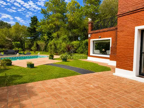 Casa 6 ambientes con 3 baños