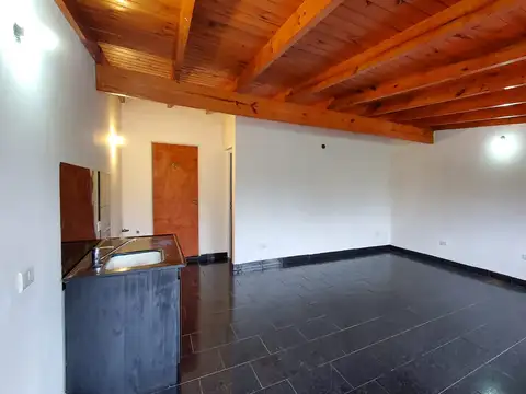 Casa 2 ambientes con 1 baño