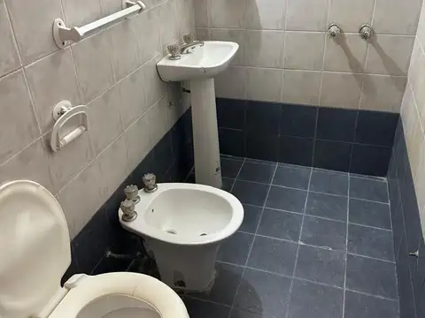 Sarmiento 1700, Piso pb