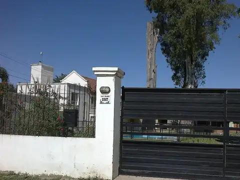 Casa 5 ambientes con 2 baños