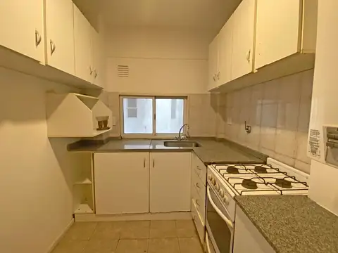 Departamento en Alquiler en Abasto, $ 400.000