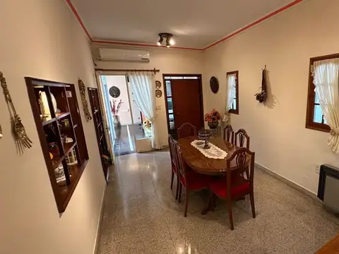 Casa 2/3 Dorm-Pileta-Cochera barrio Sur