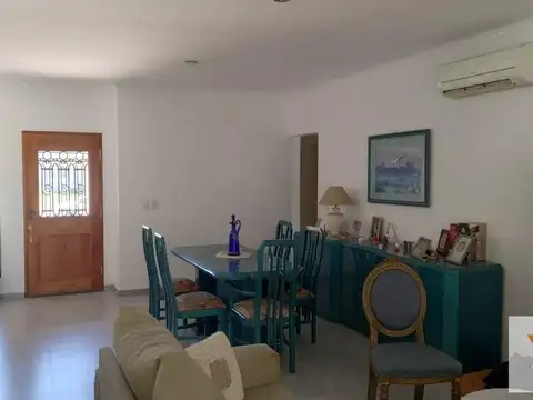 Casa en venta - 4 Dormitorios 3 Baños - 165Mts2 - Pilar del Este