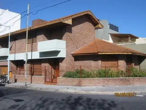 EXCELENTE CHALET 5 AMB.