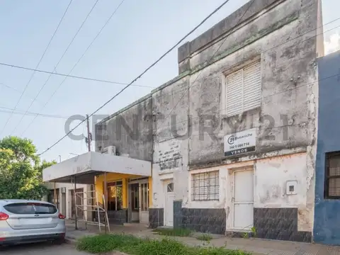 Venta casa + departamento + local comercial a 300 metros del Puente Carretero.