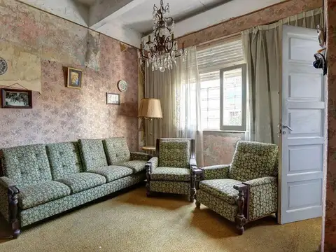 Venta Casa multifamiliar 6 ambientes doble terraza Vélez Sársfield
