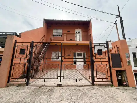 Departamento 3 ambientes en PB con cochera