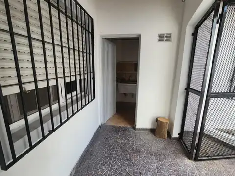 Depto Tipo Casa en Alquiler en Wilde, $ 900.000