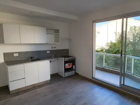 Alquiler Monoambiente con Cochera. Villa Urquiza, Parque Chas. Balcón. MuyLuminoso