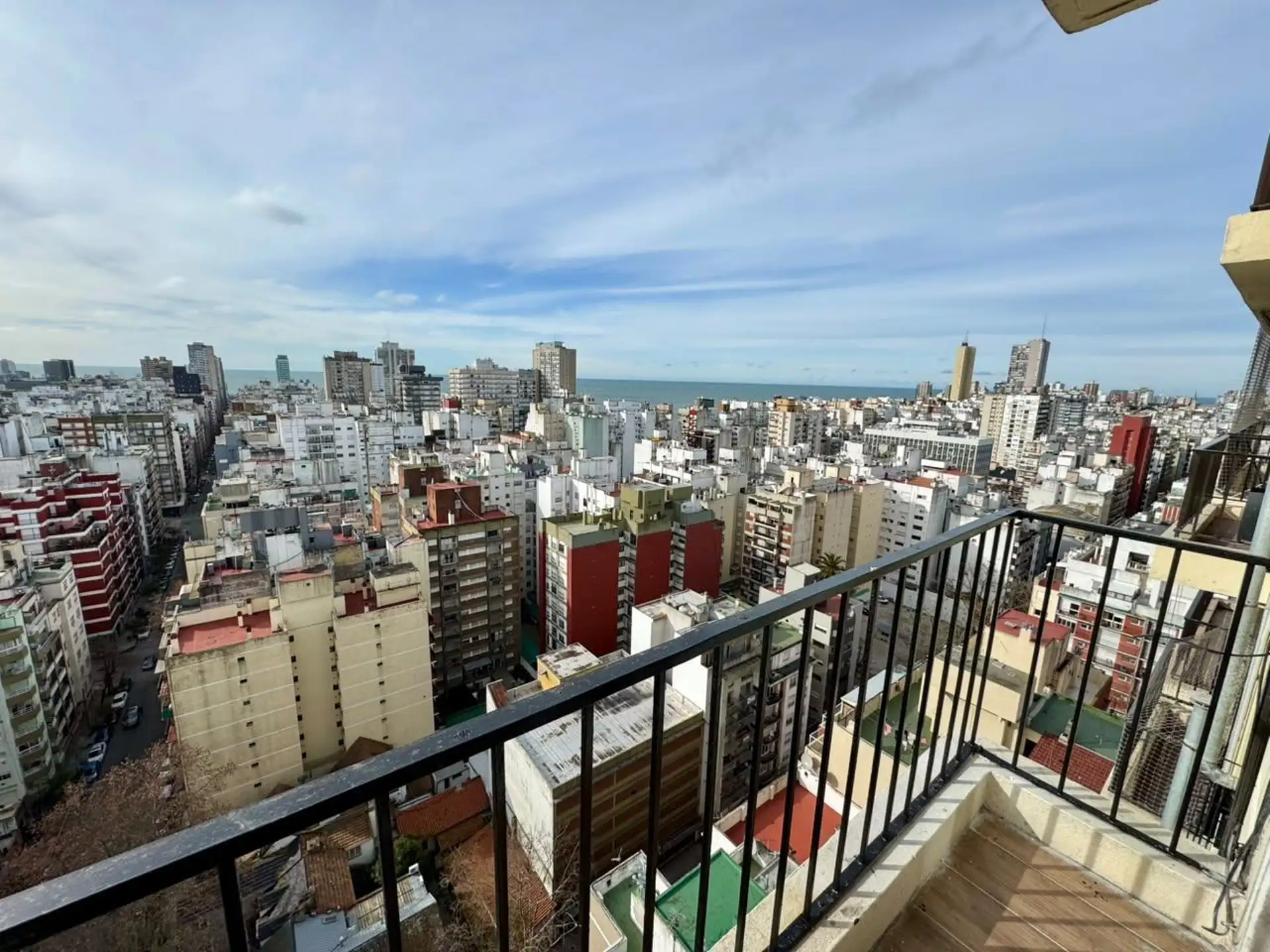 Monoambiente en venta reciclado con vista panorámica - Plaza Colón