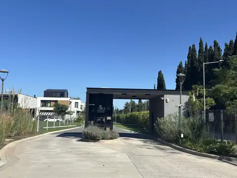 Ramos Mejía  al 2400