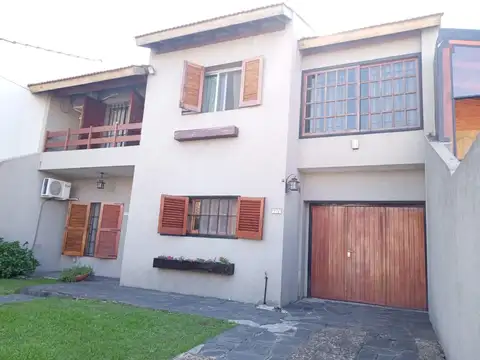 VENTA - Casa 6 ambientes APTA CRÉDITO - Tapiales