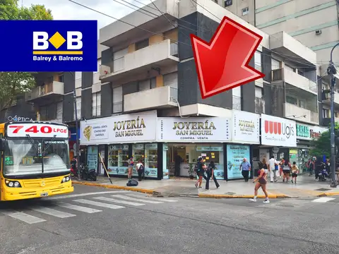 EXCELENTE ESQUINA - PLENO CORAZÓN COMERCIAL - FRENTE A ESTACIÓN DE TREN
