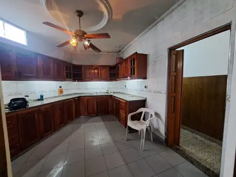 VENTA LOCALES CON DEPARTAMENTOS LAFERRERE