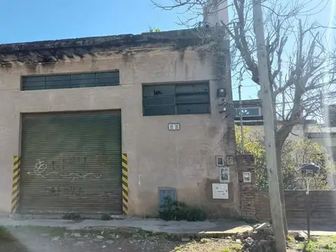 VENTA GALPON + VIVIENDA 3 AMB LAFERRERE