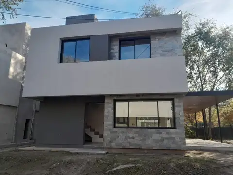 Casa en Venta en Quisquisacate, USD 230.000