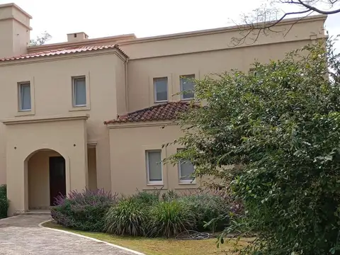 CASA EN VENTA!  B La Aguada - San Lorenzo Chico