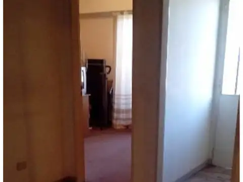 Casa en lote propio con locales comerciales