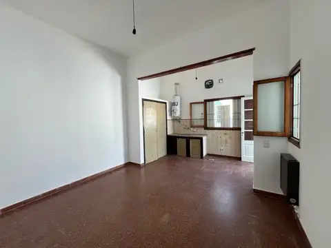 Venta o permuta de casa de 2 dormitorios en Mercedes Buenos Aires