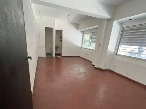 Local para uso comercial Esquina con oficinas