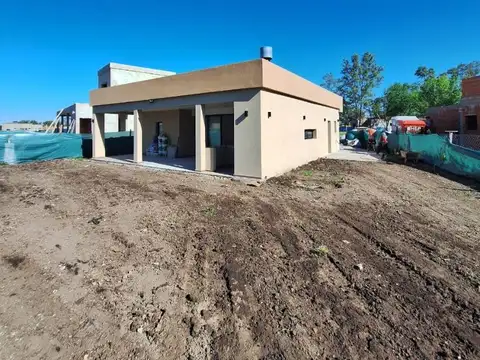 Casa en Venta en Pilar Del Este, USD 185.000